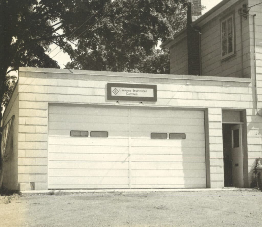 First founding building of Hadley Family Capital. Small house garage from the 60s.